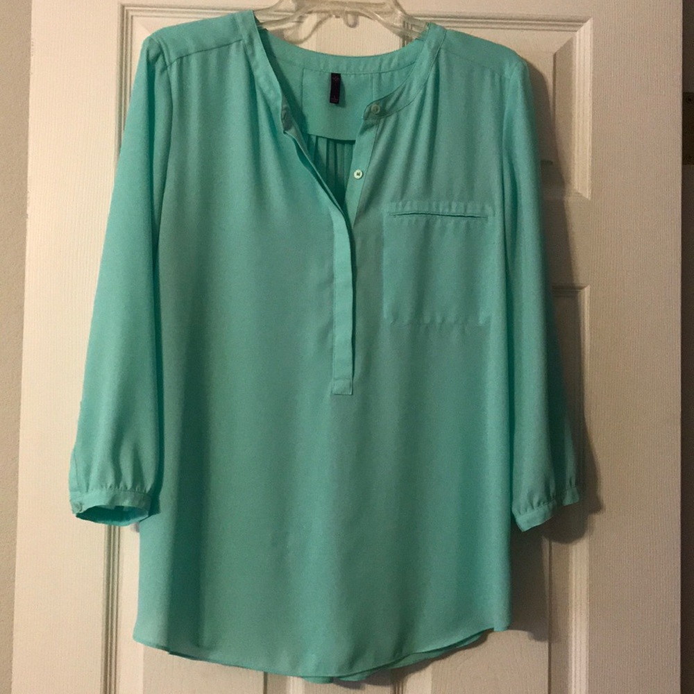 NYDJ Sea foam Green Top L